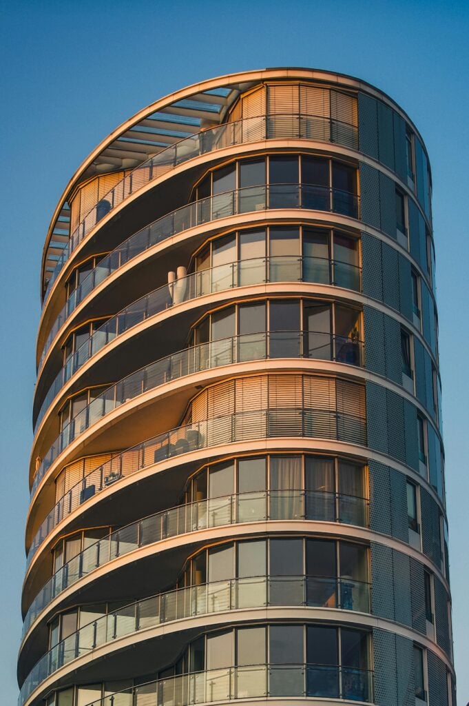Milla de oro Pezet Choquehuanca San Isidro - arquitectura moderna fachada vidrio