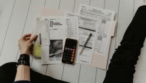 Documento financiero con análisis de cap rate y rentabilidad de inversión inmobiliaria de lujo en Lima