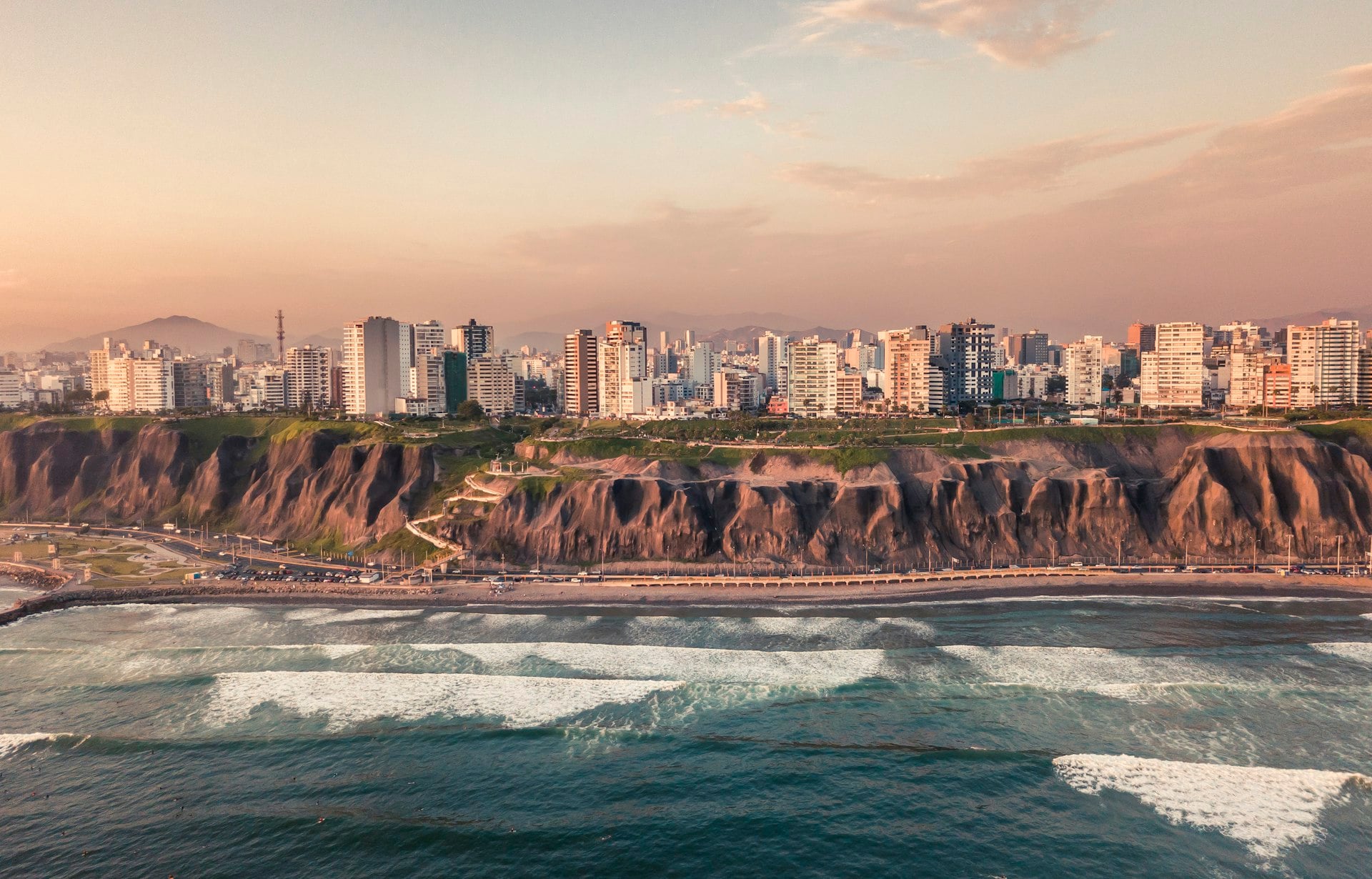 Panoramic view of an emerging Lima district